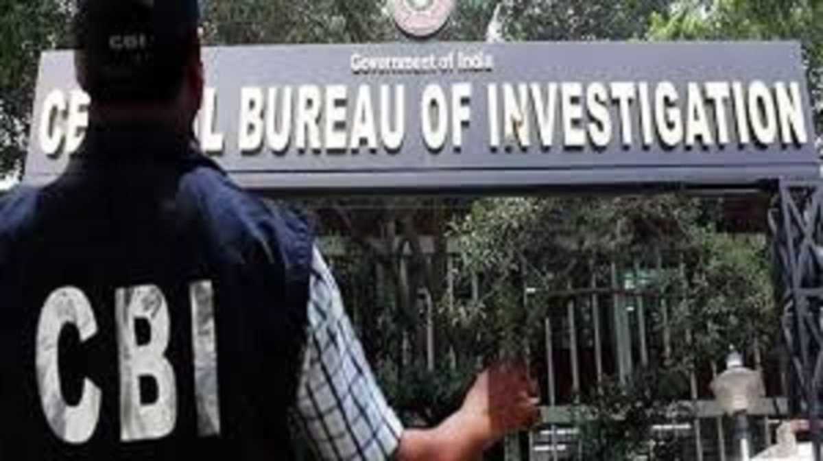 नीट मामले में गुजरात के 7 ठिकानों पर सीबीआई की छापेमारी, झारखंड से पत्रकार गिरफ्तार